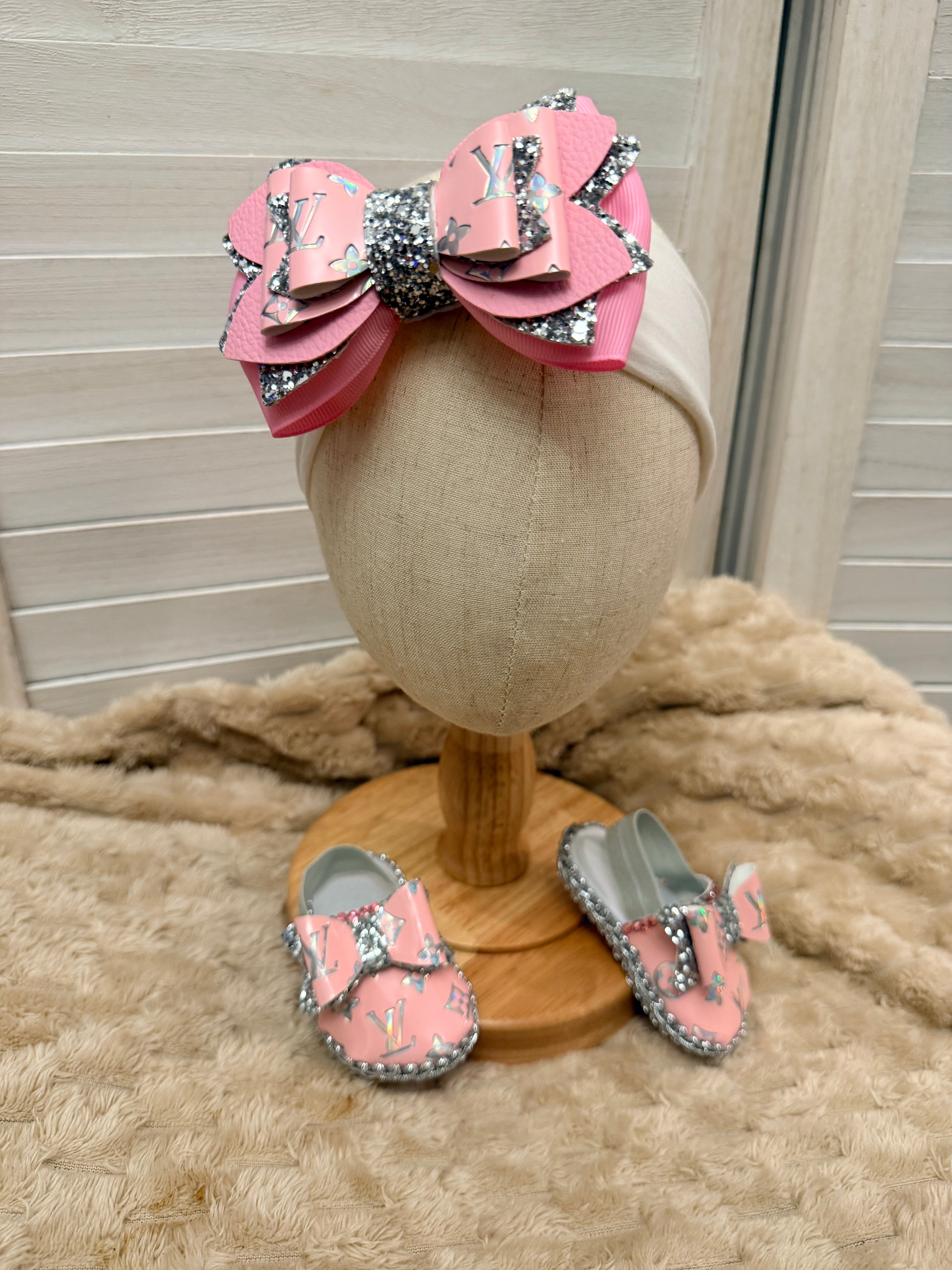 Baby 0 to 3 months set of headband and sandals