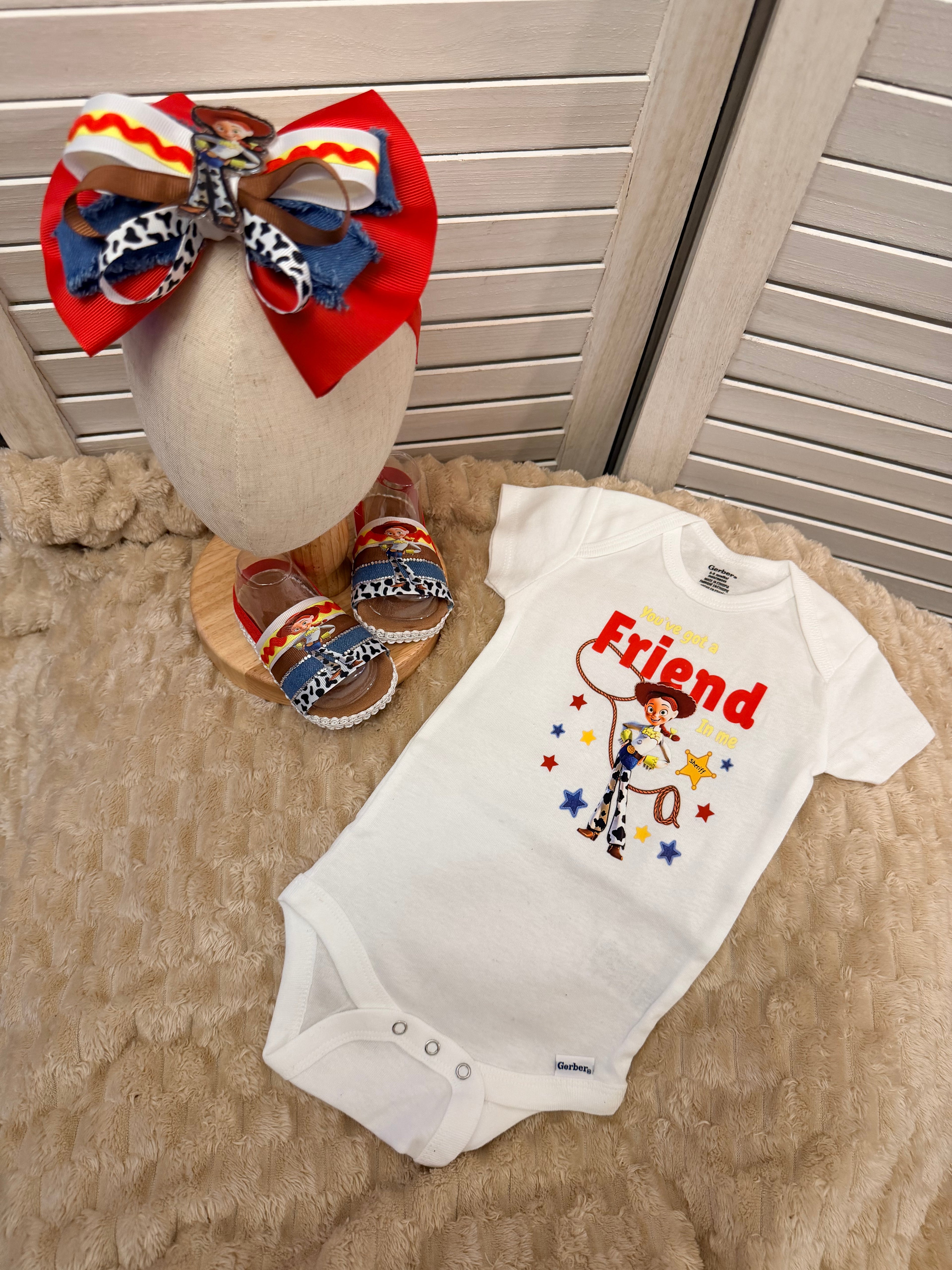 Jessie from Toy story set for Baby.