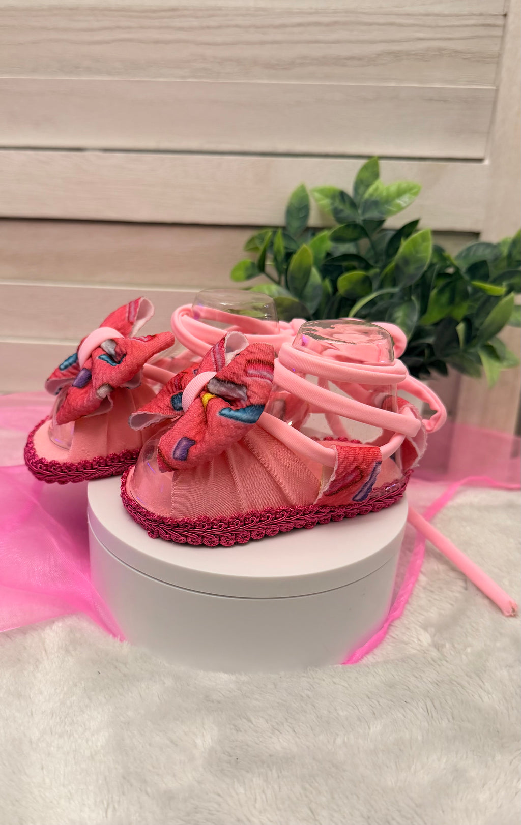Headband and sandals size 3 to 6 months