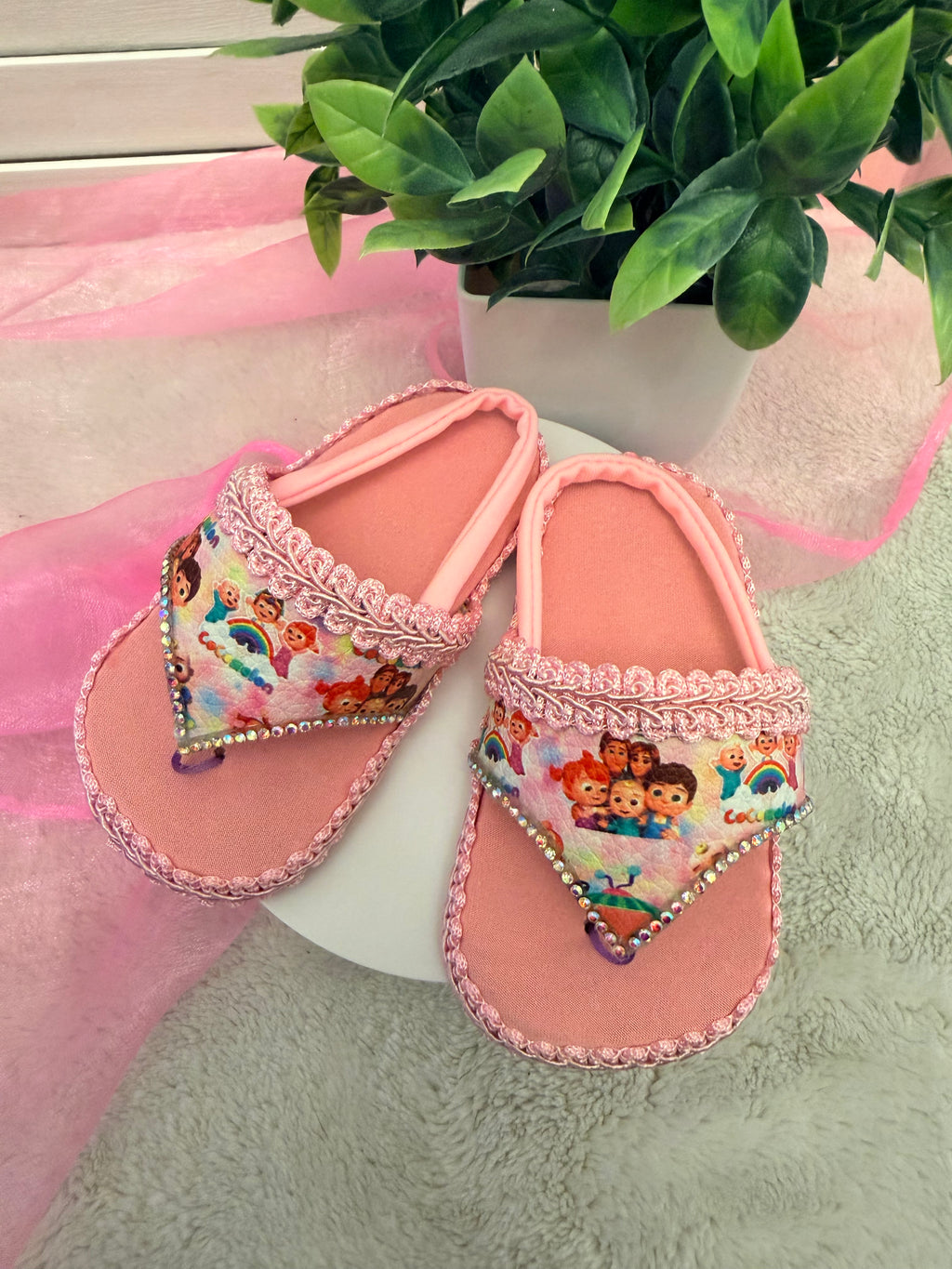 Baby headband and sandals size 6 to 9 months