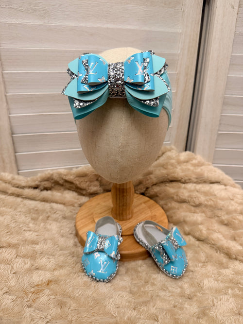 Baby 0 to 3 months set of headband and sandals