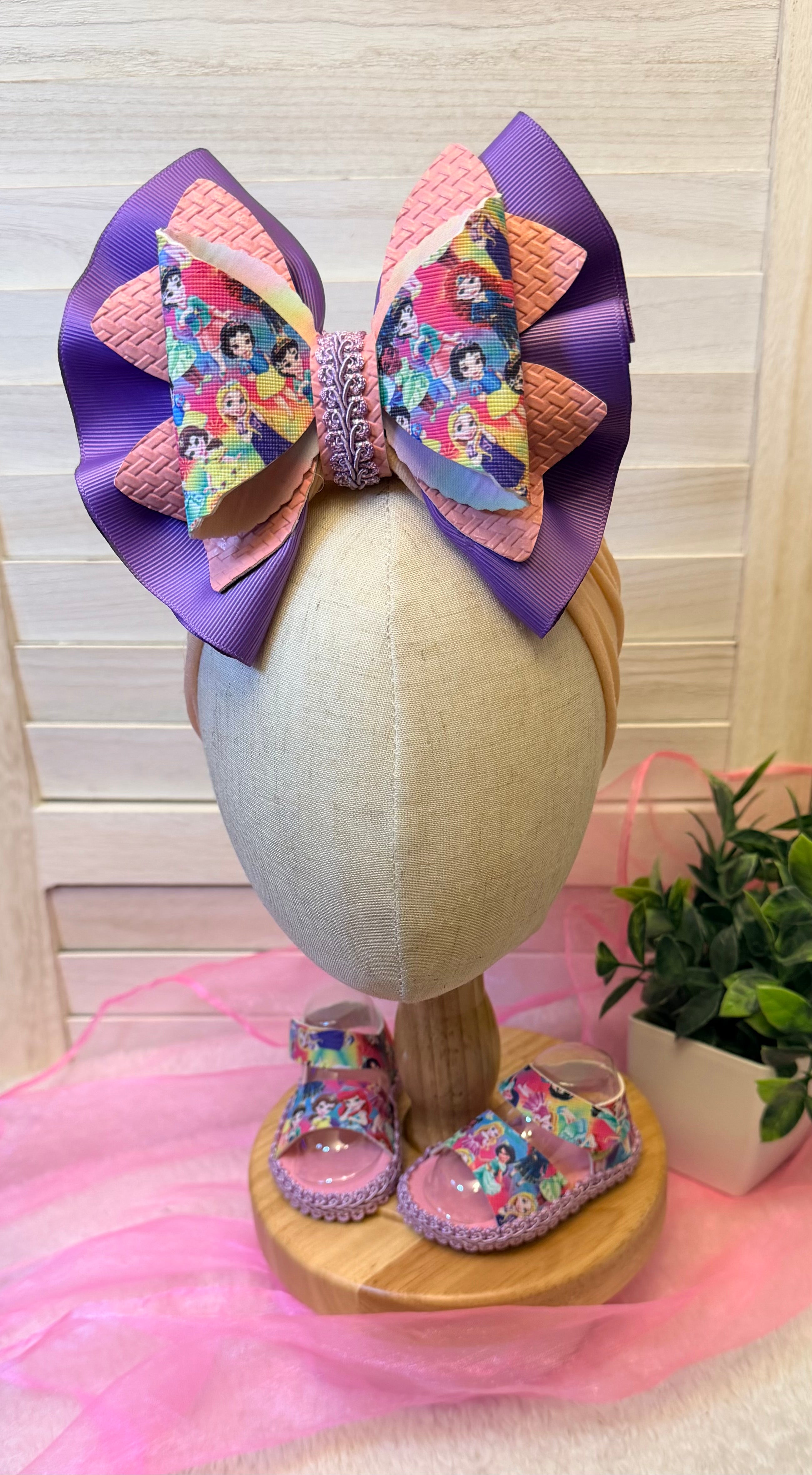 Baby headband and sandles size 0 to 3 months
