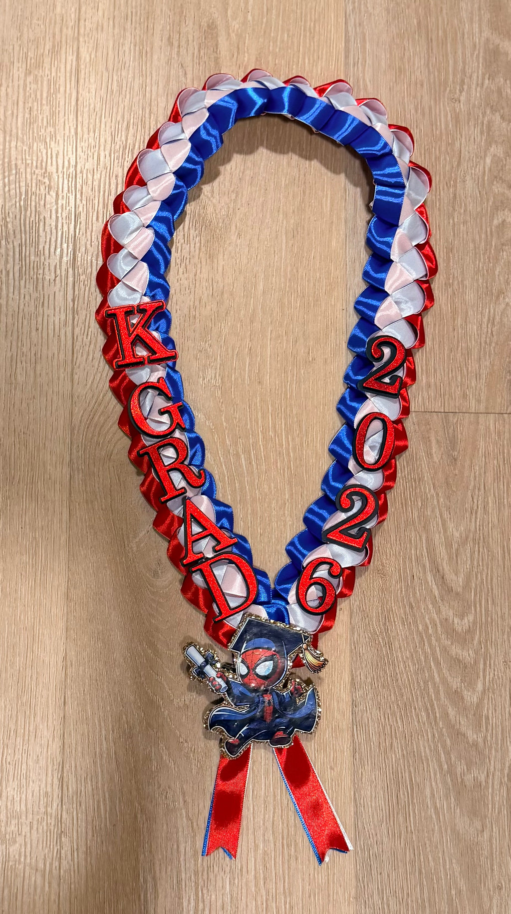 Pre-K, Kindergarten and First grade lei available.Costumisation available.