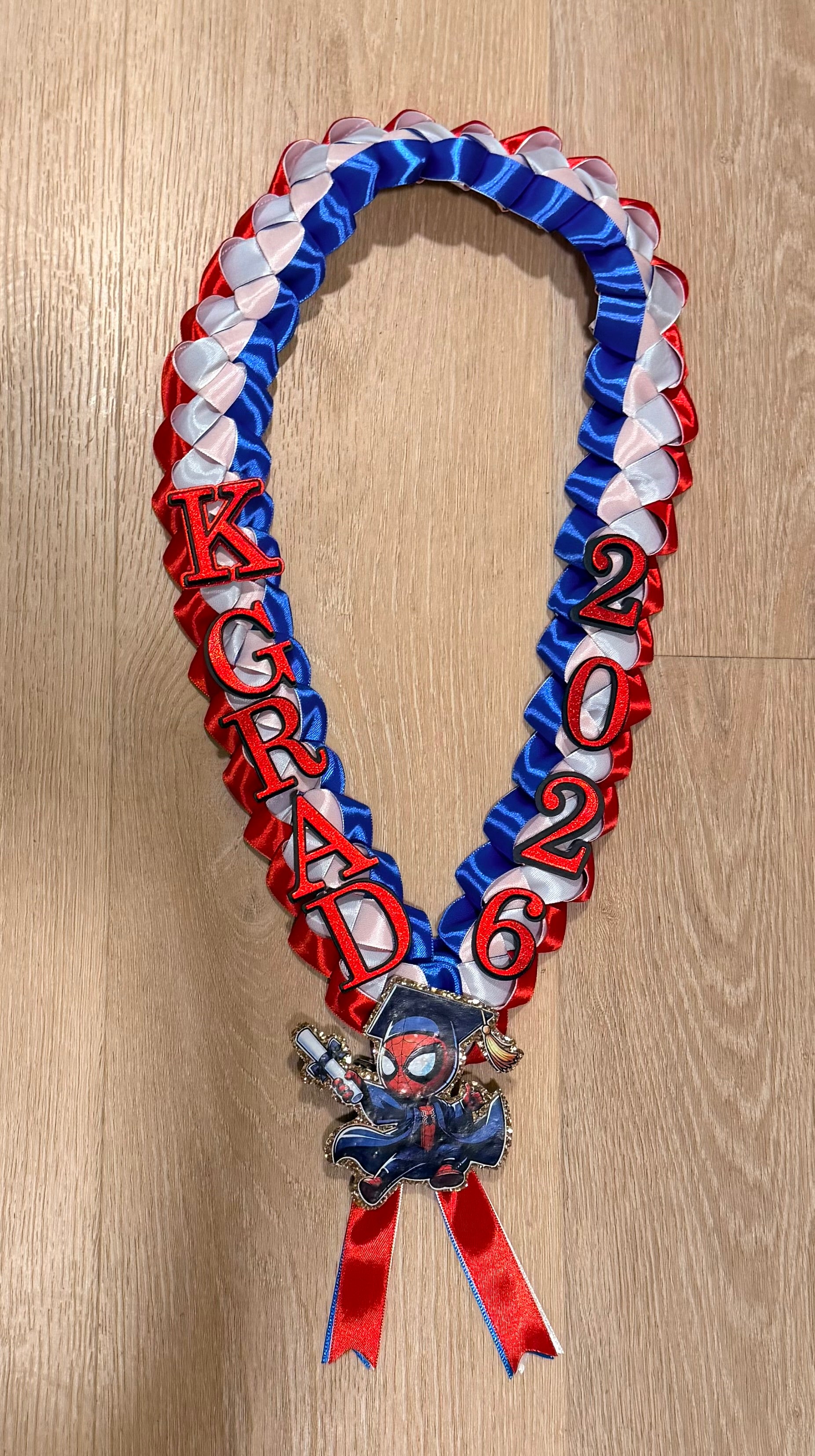 Pre-K, Kindergarten and First grade lei available.Costumisation available.