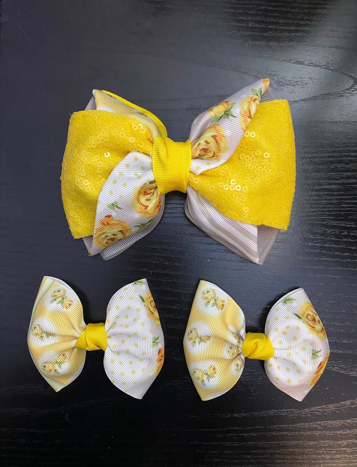 Yellow beautiful flower, hair bows set