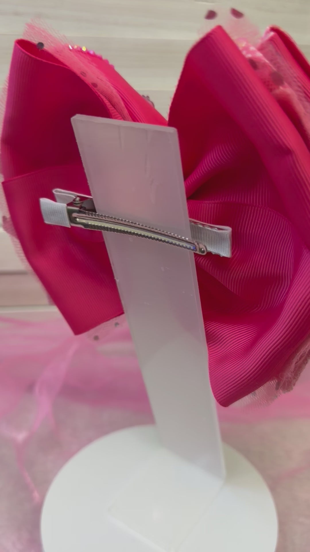 There are 7 different, beautiful hair bows to pick.