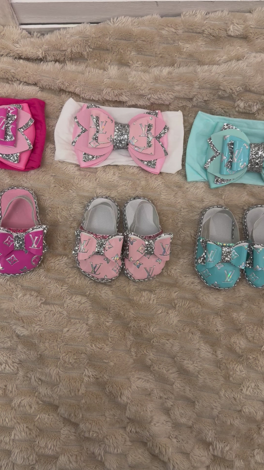 Baby 0 to 3 months set of headband and sandals